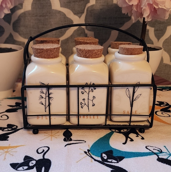 New Rae Dunn Spice Jars - Picture 1 of 4